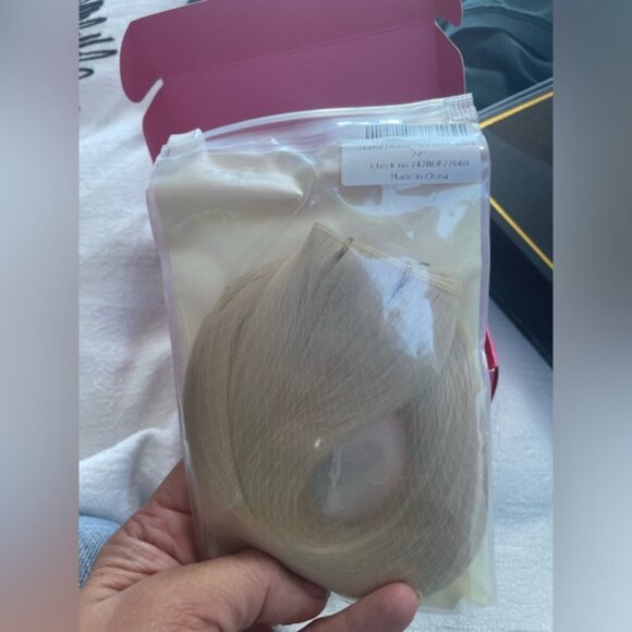 HUMAN HAIR genius weft 22” 60g platinum extensions - Picture 9 of 9